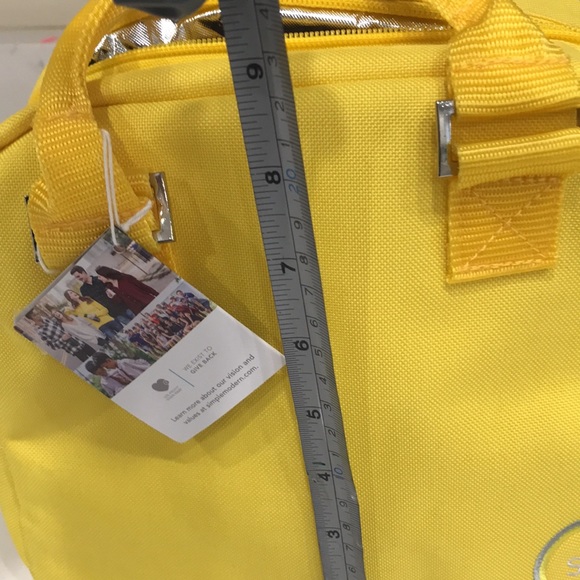 YELLOW LUNCH TOTE. SIMPLY/MODERN. Insulated inside zip closure. Outside zip also - Picture 7 of 7
